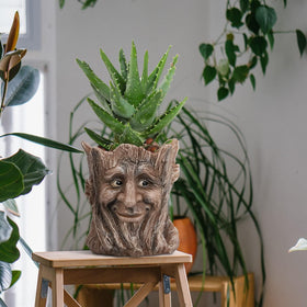 Vomiceak face planter designed for indoor and outdoor use in various environments.