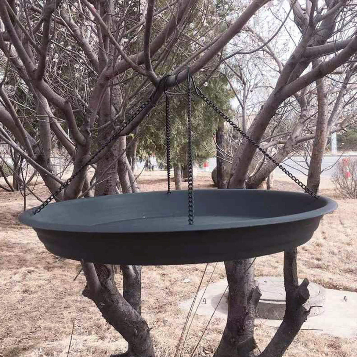 Vomvomp packaging image showing gift-ready bird feeder tray for gardeners.
