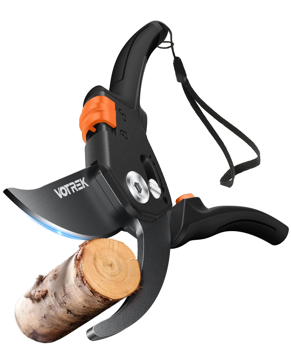 VOTREK pruning shears with stepless handle for universal hand fit and effortless pruning.
