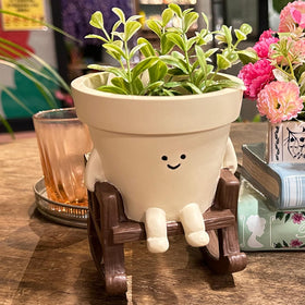 Vovkokc office decor planter brings playful touch to workspaces.