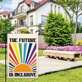 VOZUN UV-coated polyester flag resisting fading in sun and rain.