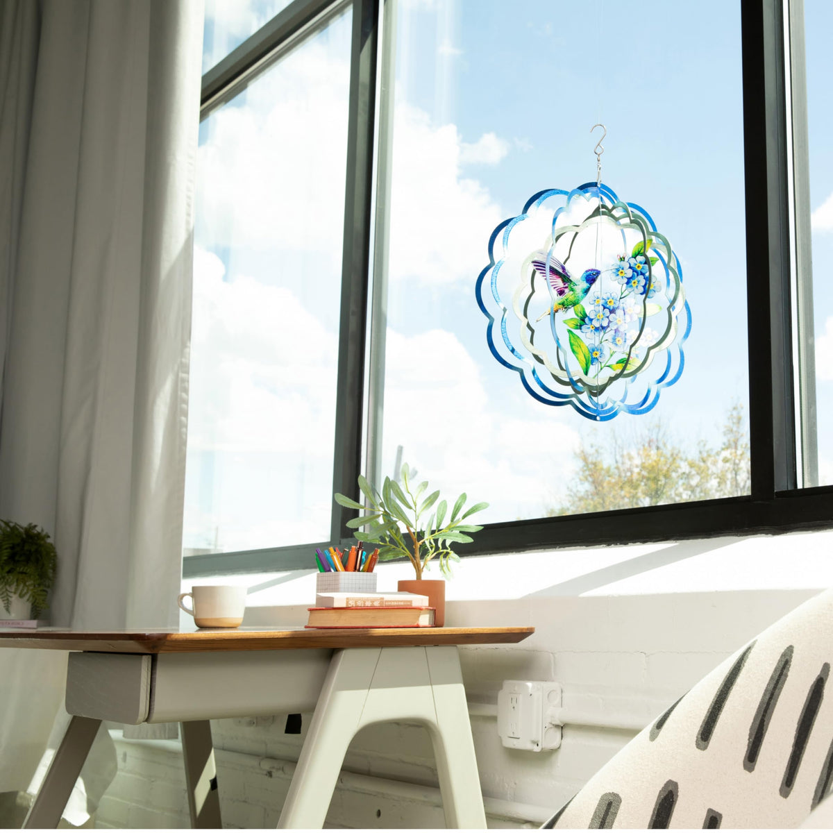 VP Home easy-install wind spinner sets up quickly in any space.