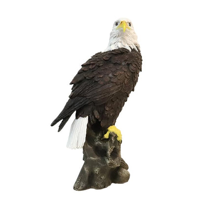 VV-Ladybug bald eagle statue on tree stump adds lifelike detail to gardens.