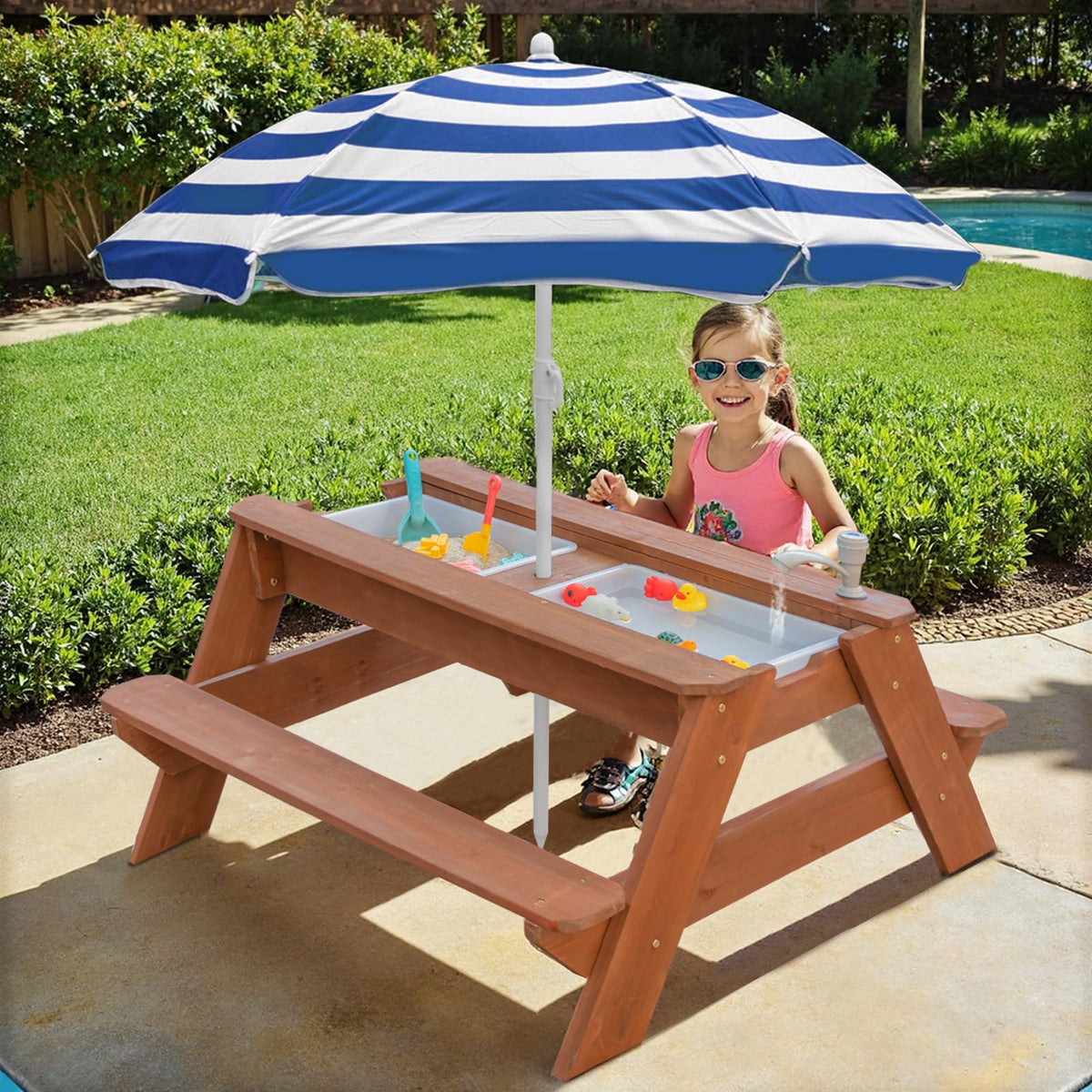 VYOMAMA umbrella provides shade during sunny outdoor sessions