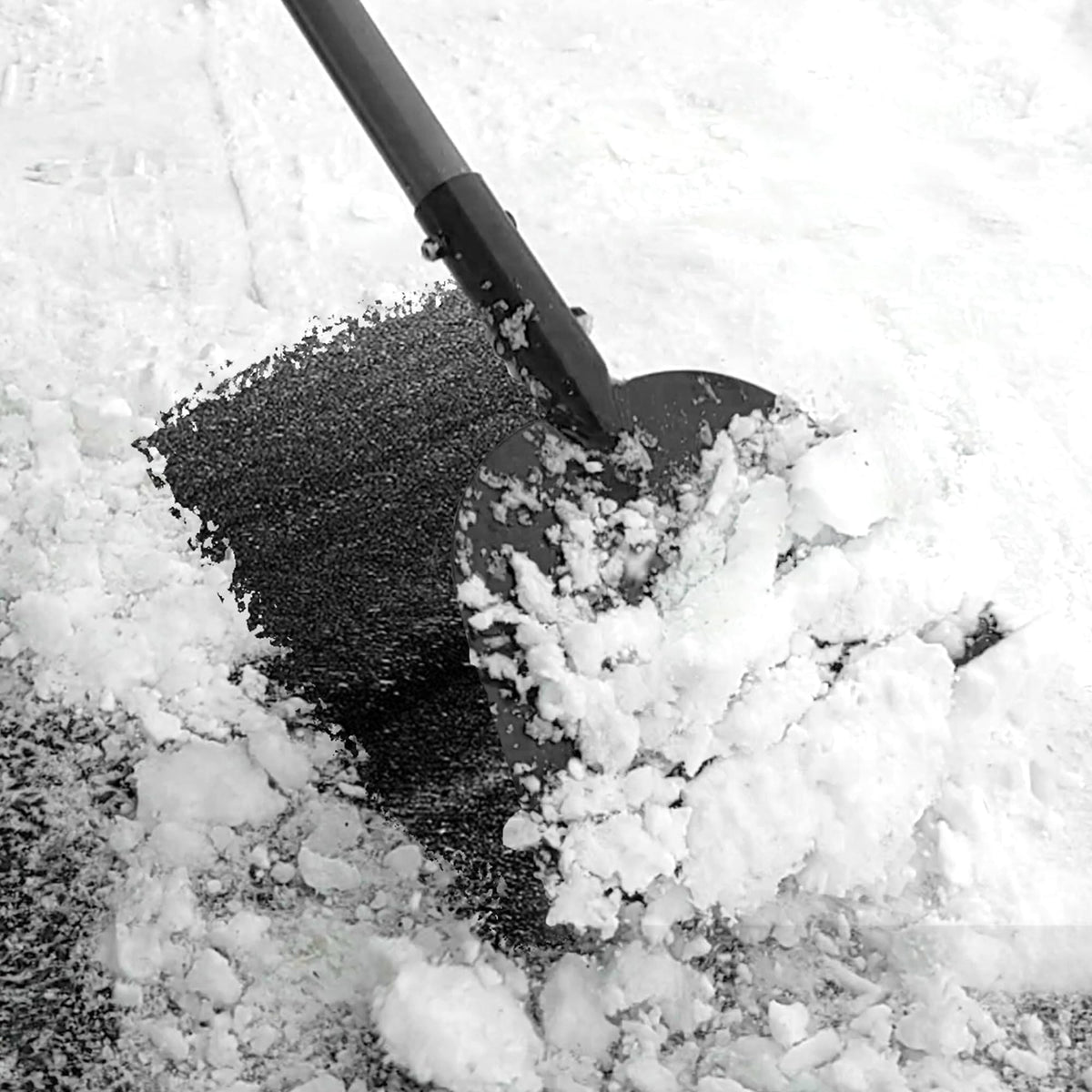 Walensee flat shovel edging-sidewalk for precise border trim.