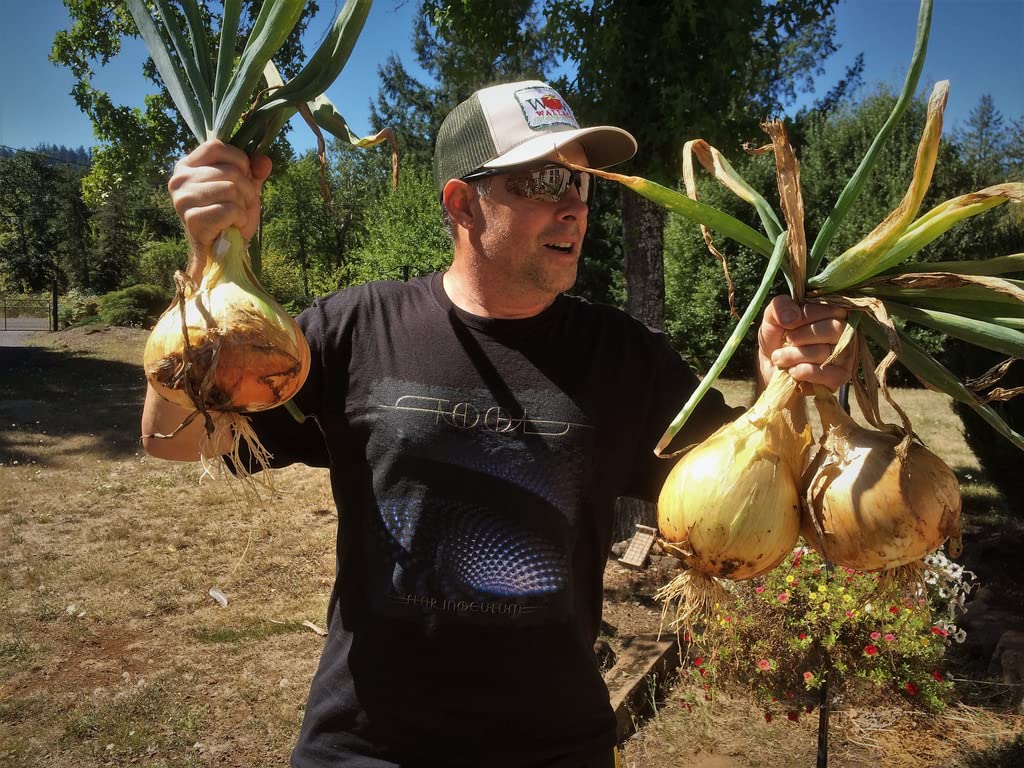 Wallace Organic Wonder season-long five-month fertilizer provides steady nourishment.