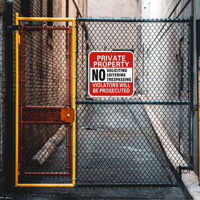 WANSMC 2-pack metal signs provide consistent property protection.
