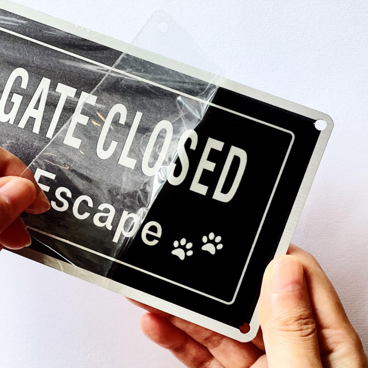 Wanwanzi brushed aluminium sign compact yet noticeable for gate reminders