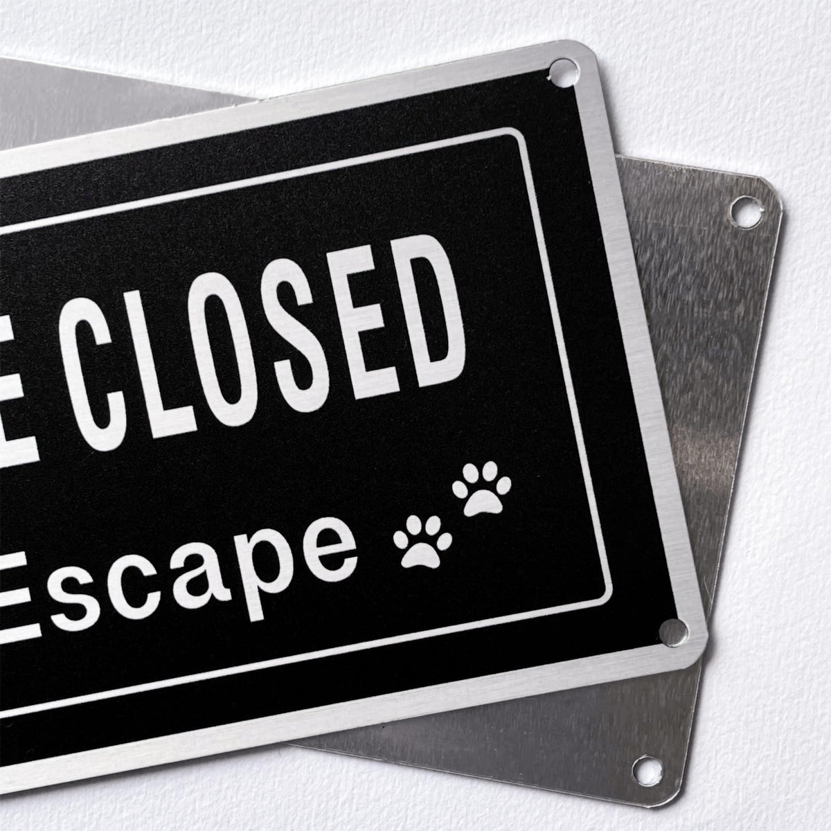 Wanwanzi gate safety sign with four mounting holes for easy installation
