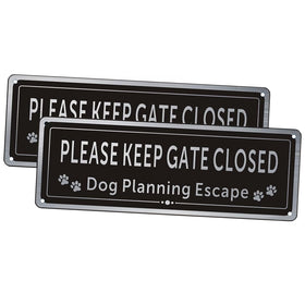 Wanwanzi please close the gate sign front view with clear lettering for quick recognition