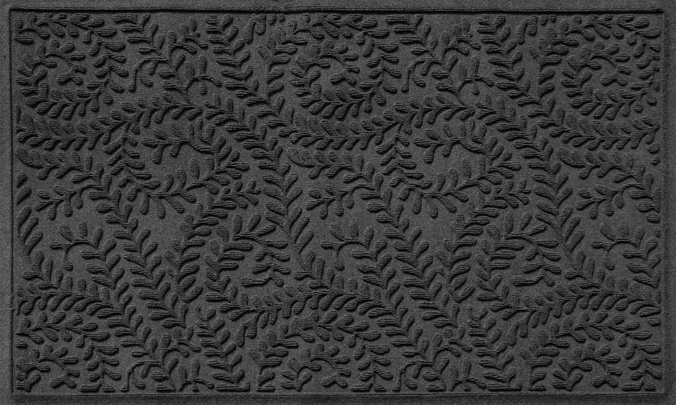 WaterHog Boxwood front door mat for indoor/outdoor use traps dirt effectively.