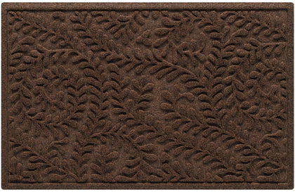 WaterHog Boxwood front door mat with durable outdoor-ready design keeps dirt outside.