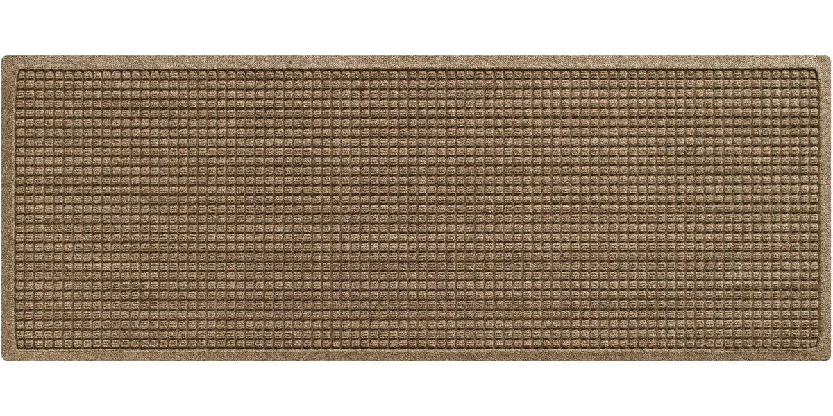 WaterHog Squares front door mat: absorbent ridged design traps moisture and dirt.