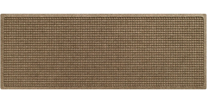 WaterHog Squares front door mat: absorbent ridged design traps moisture and dirt.
