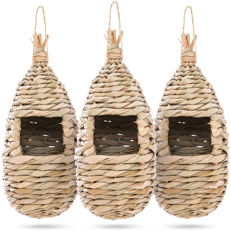 WDEFUN hummingbird house for outdoor hanging with pollinator-friendly design.