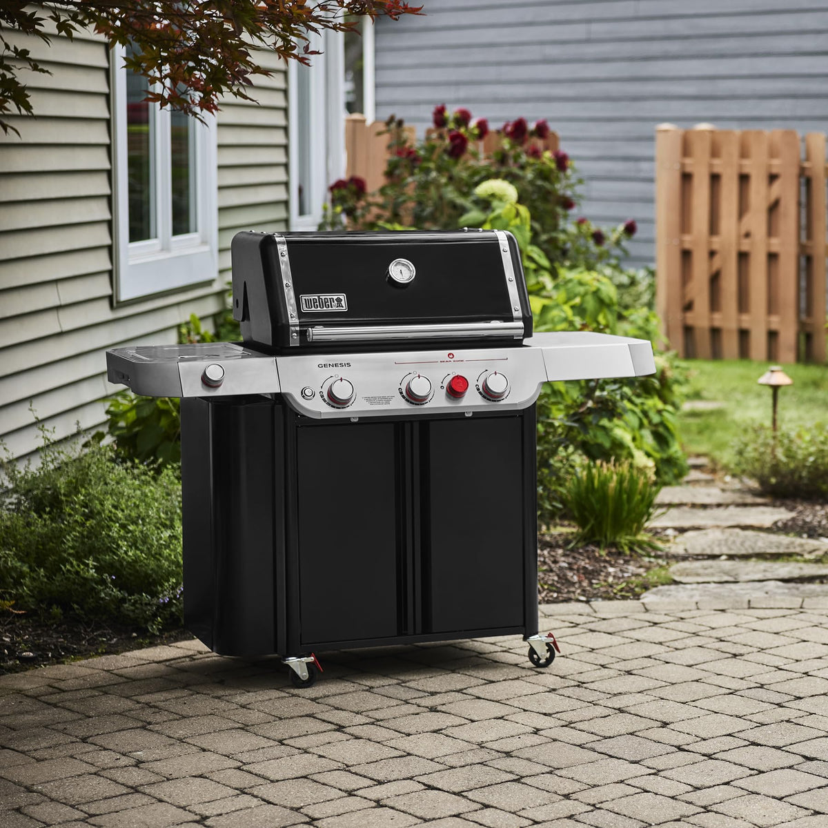 Weber Genesis E-335 FLAVORIZER bars boost flavor while directing grease away.