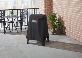 Weber Lumin cover's fade-resistant fabric preserves color over time.