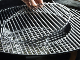 Weber Master-Touch 22-inch One-Touch cleaning system with ash catcher