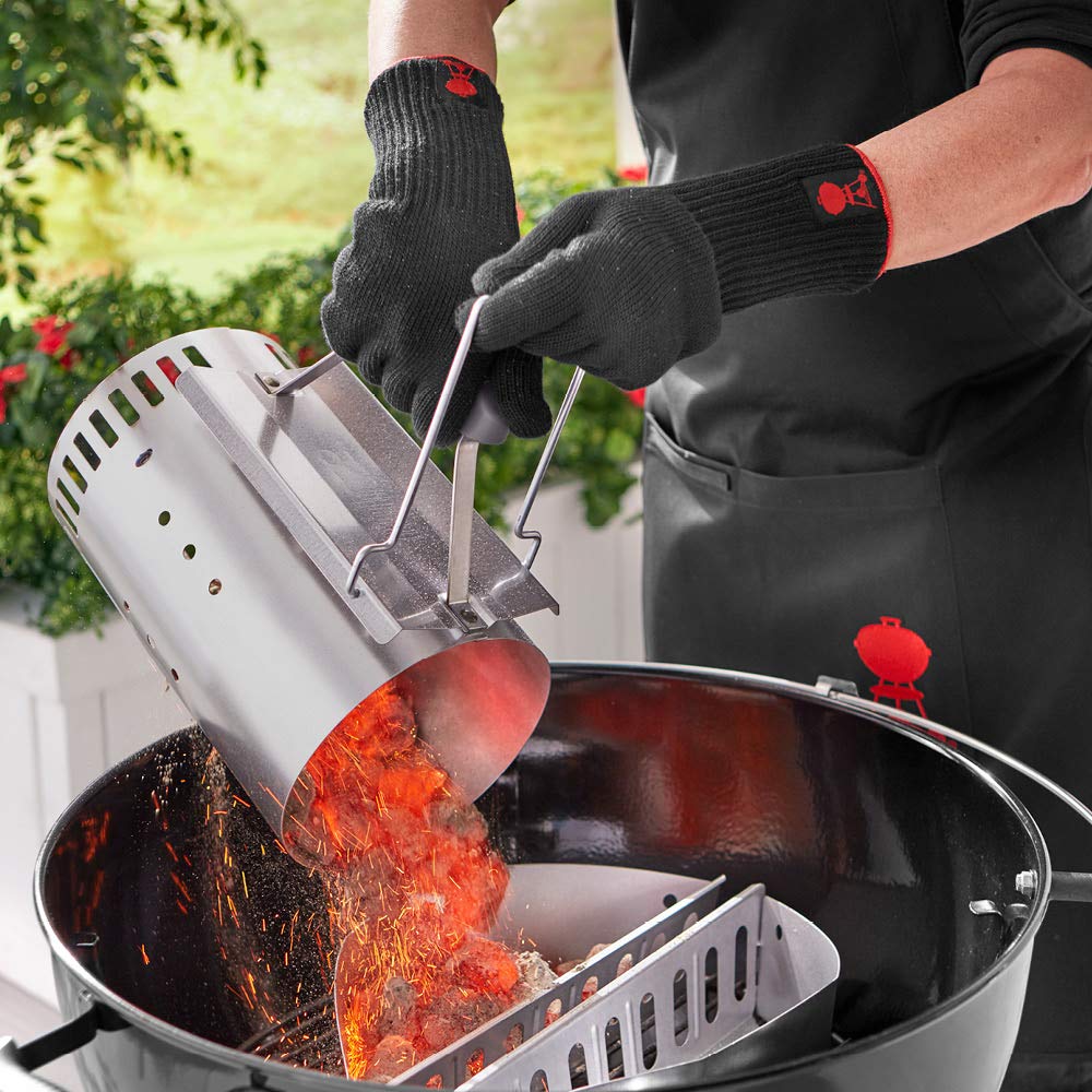 Silicone palm provides firm grip for tools and grill lid during cooking.