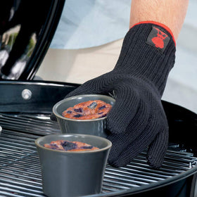 Weber Premium Gloves in L/XL size fit larger hands for comfortable wear.