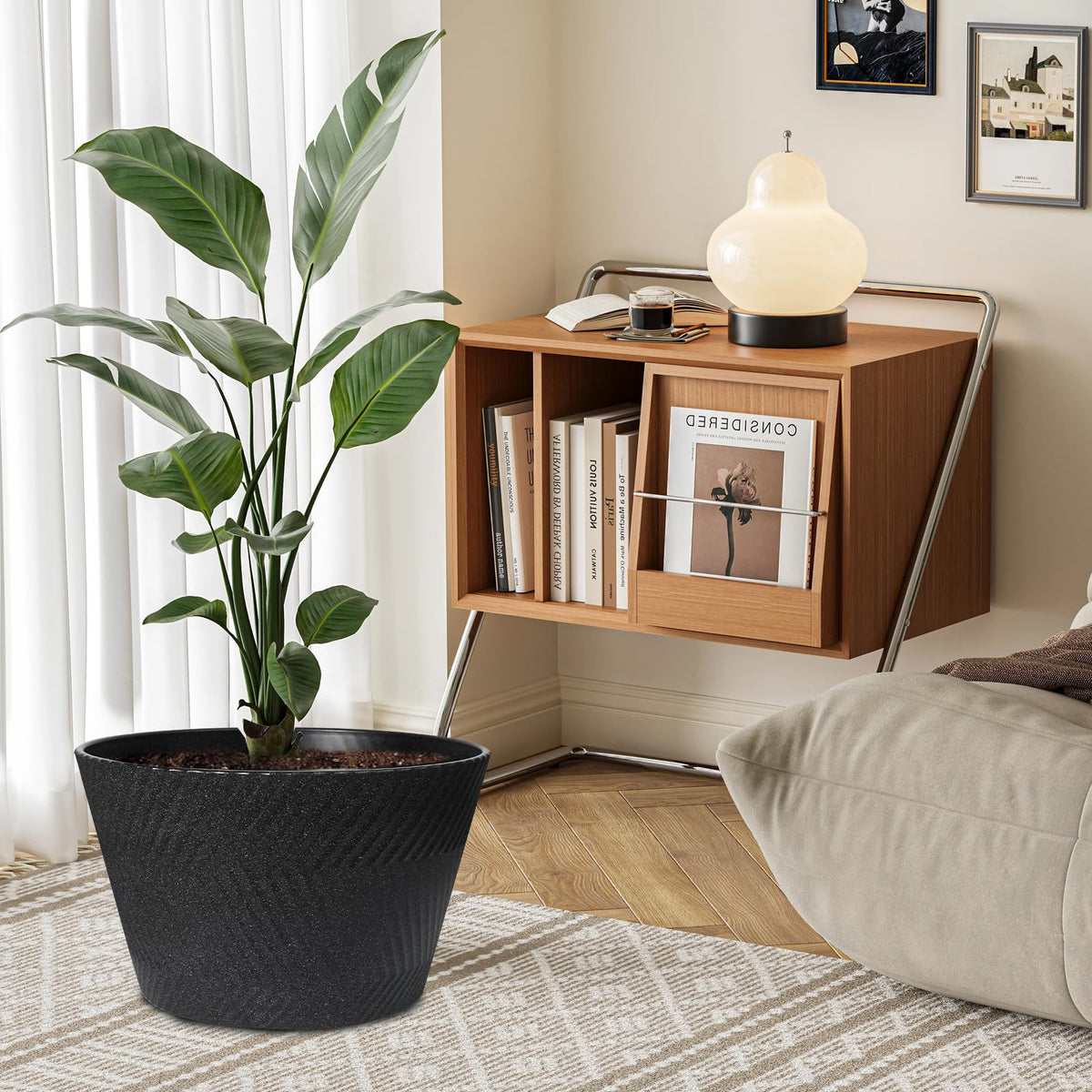 WEICHENGXING versatile container gardening close-up shows tree planter and shrub pot use.
