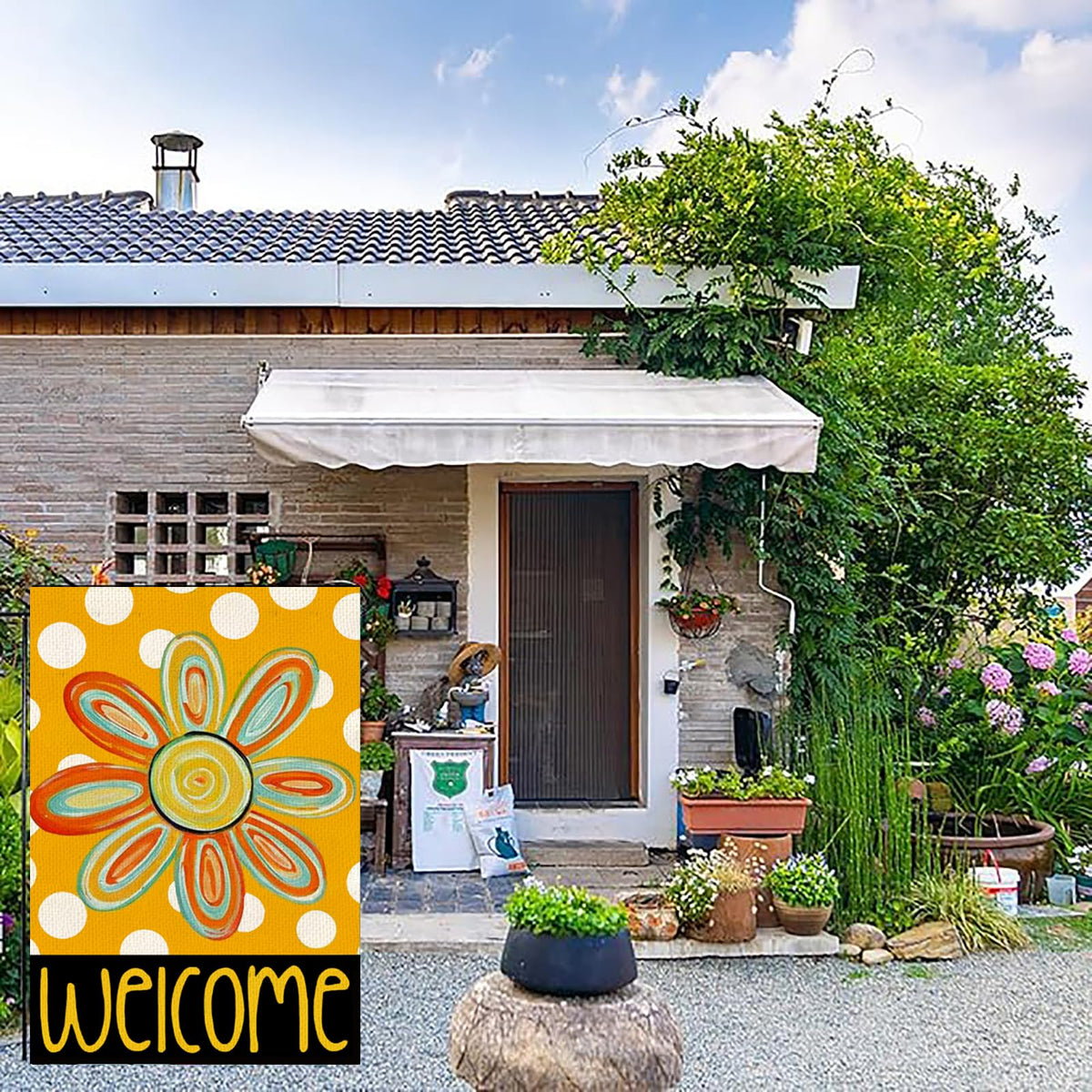 Weizedm double-sided garden flag design visible from both sides for versatile display.