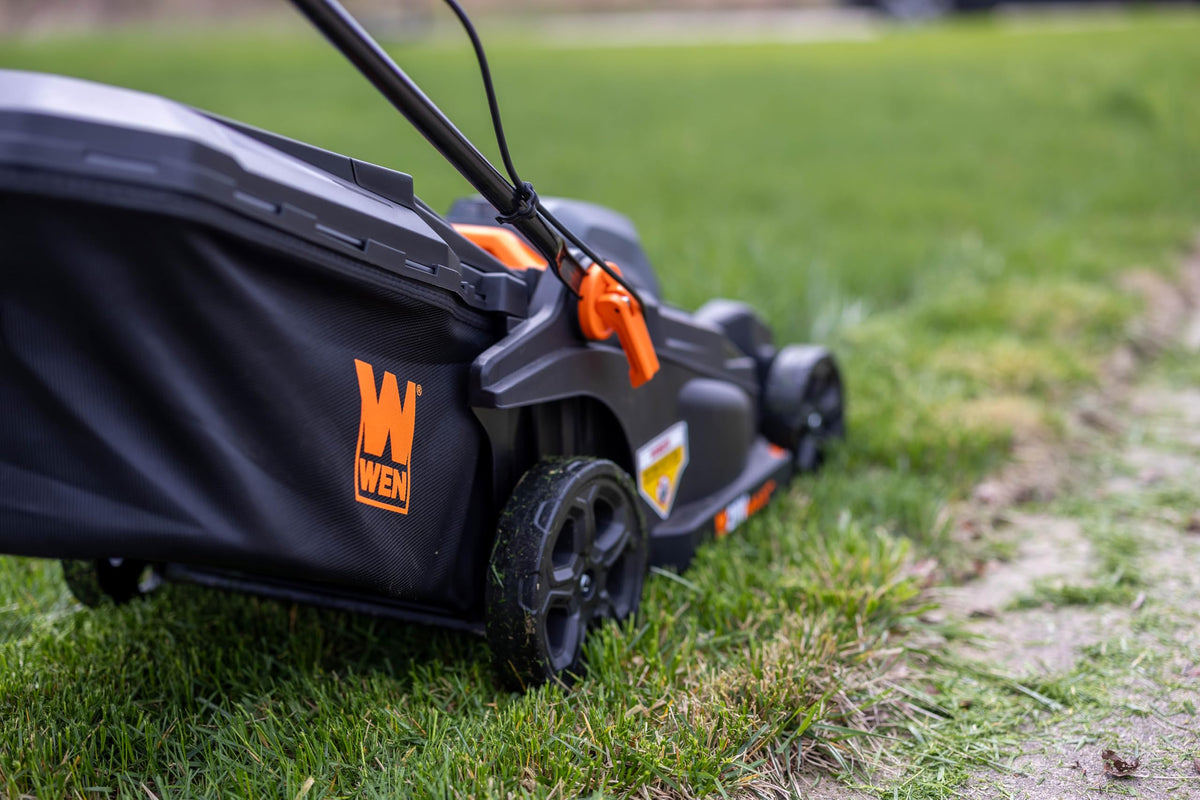 WEN 19-inch deck ready for efficient turf cutting