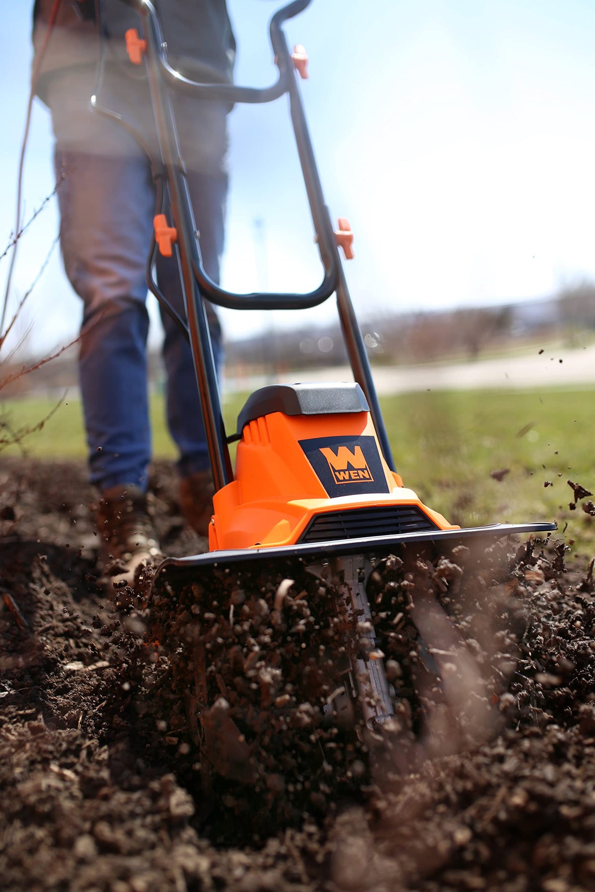 Dual-handle control system on the WEN tiller improves maneuverability
