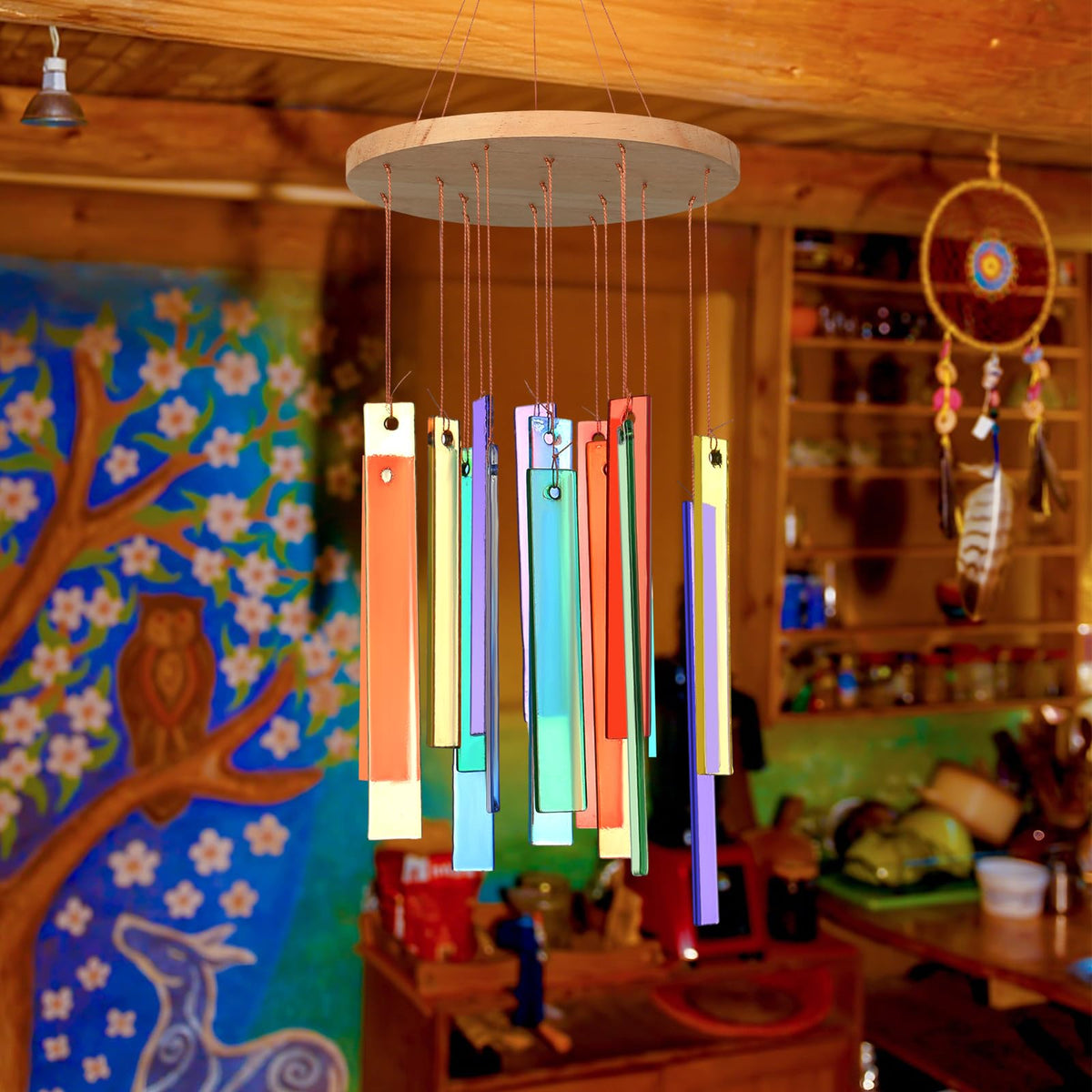 Wenqik wood-top detail highlights handcrafted durability for year-round decor