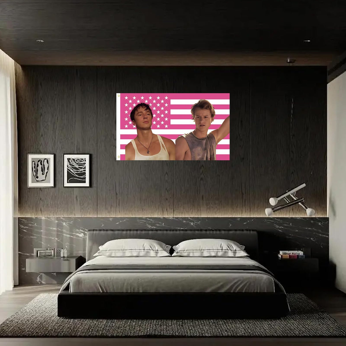 WENWELL fade-resistant-colors flag keeps brightness indoors or outdoors.