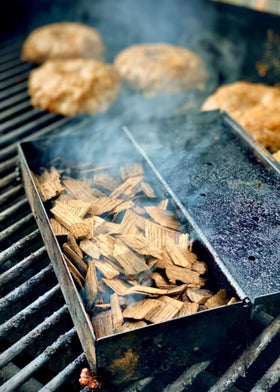 Western Post Oak BBQ Wood Chips 4 Pack great with vegetables for subtle smoke and savor.