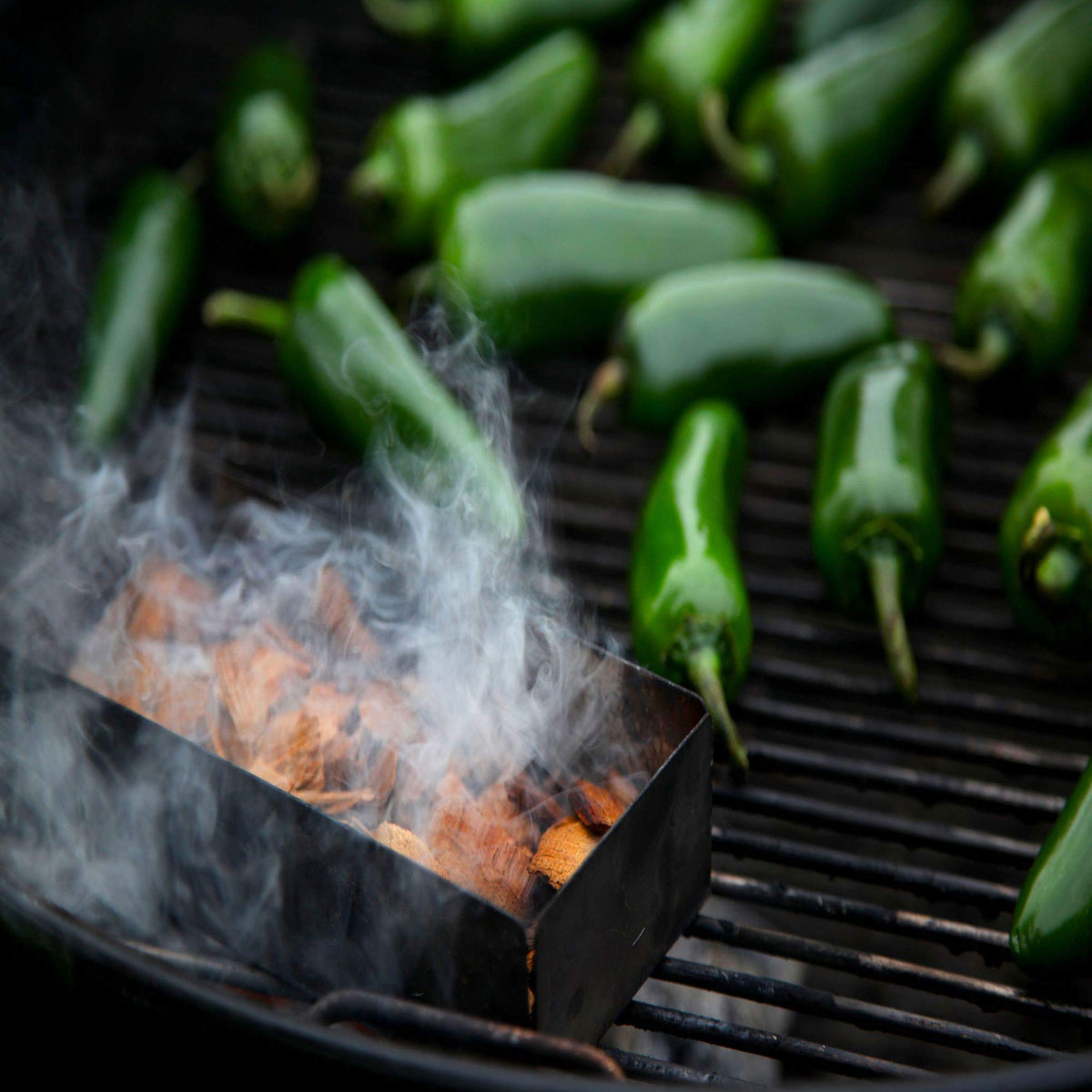 Western Premium Hickory chips elevate backyard barbecue with authentic wood notes.
