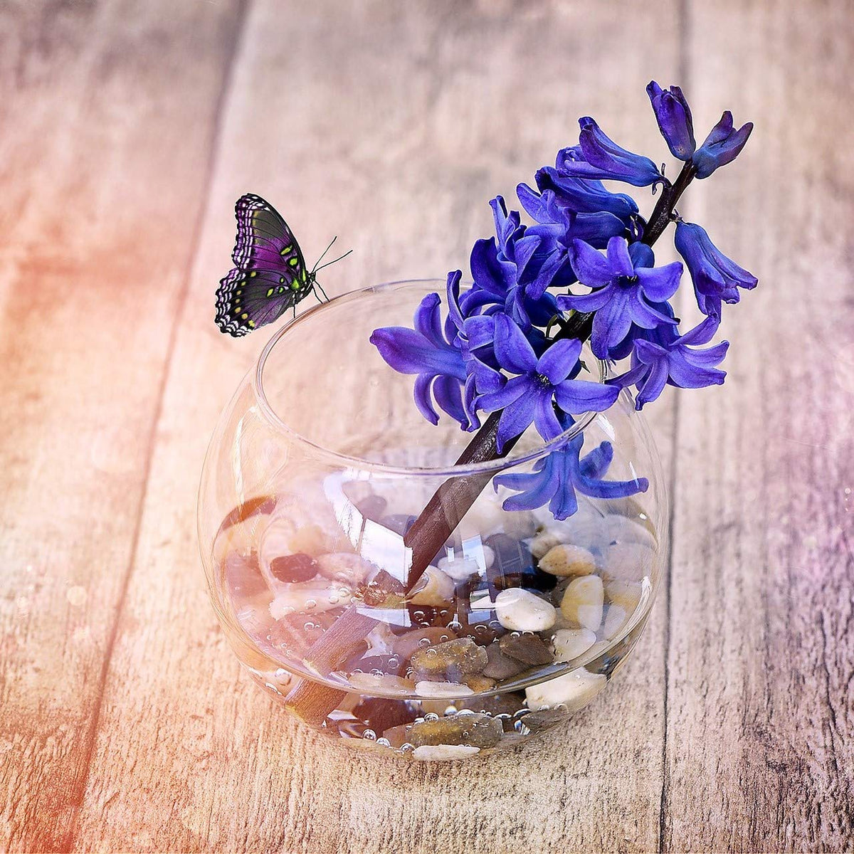 WGVI WGV handcrafted glass vase with bubbles adds character.