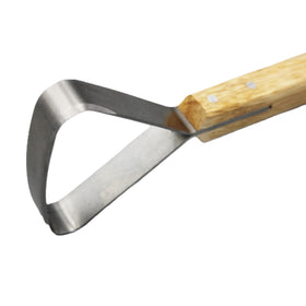 Wiebe Pelt Scraper wood handle provides secure, comfortable grip during fleshing