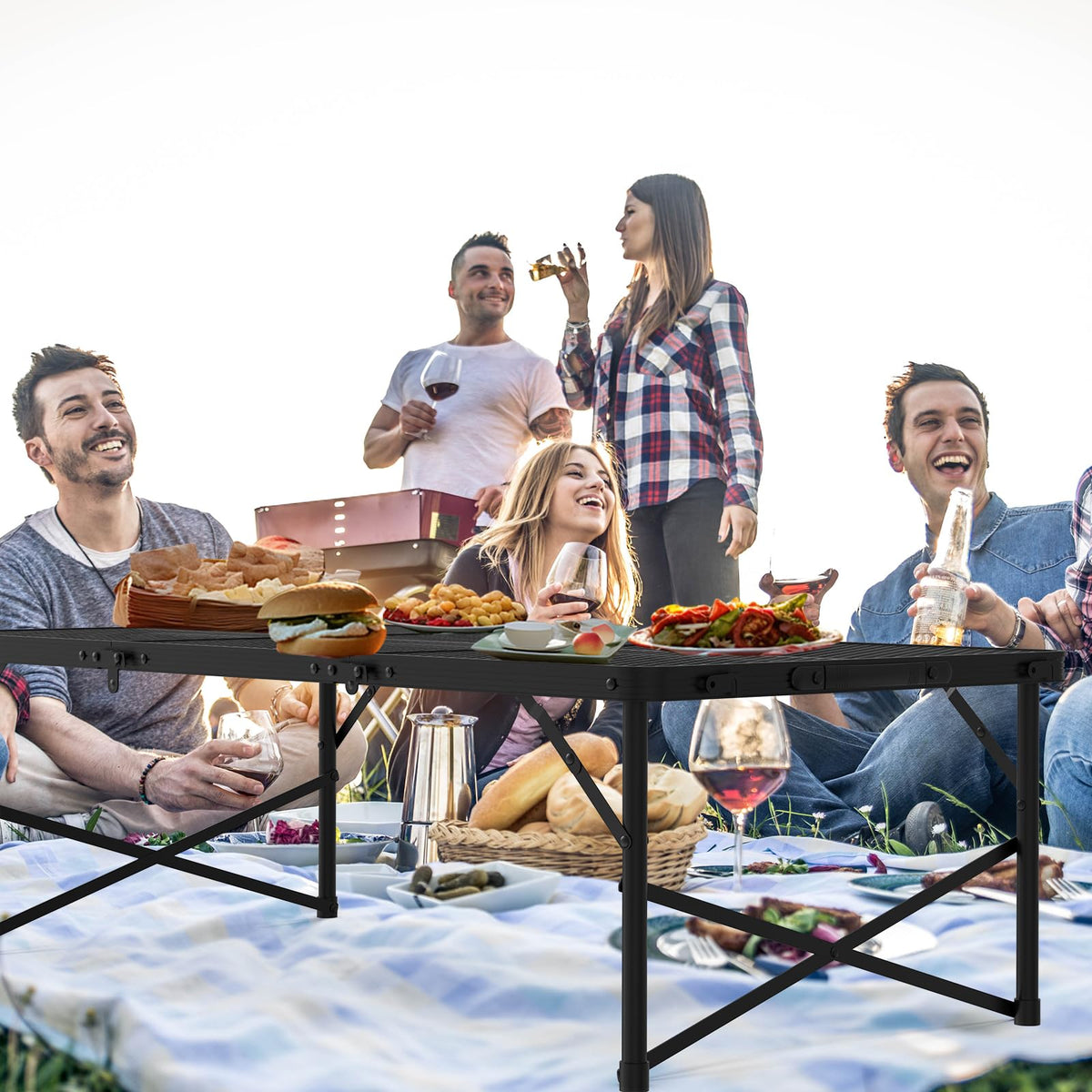 WildFinder built-in cup holders prevent spills while grilling.