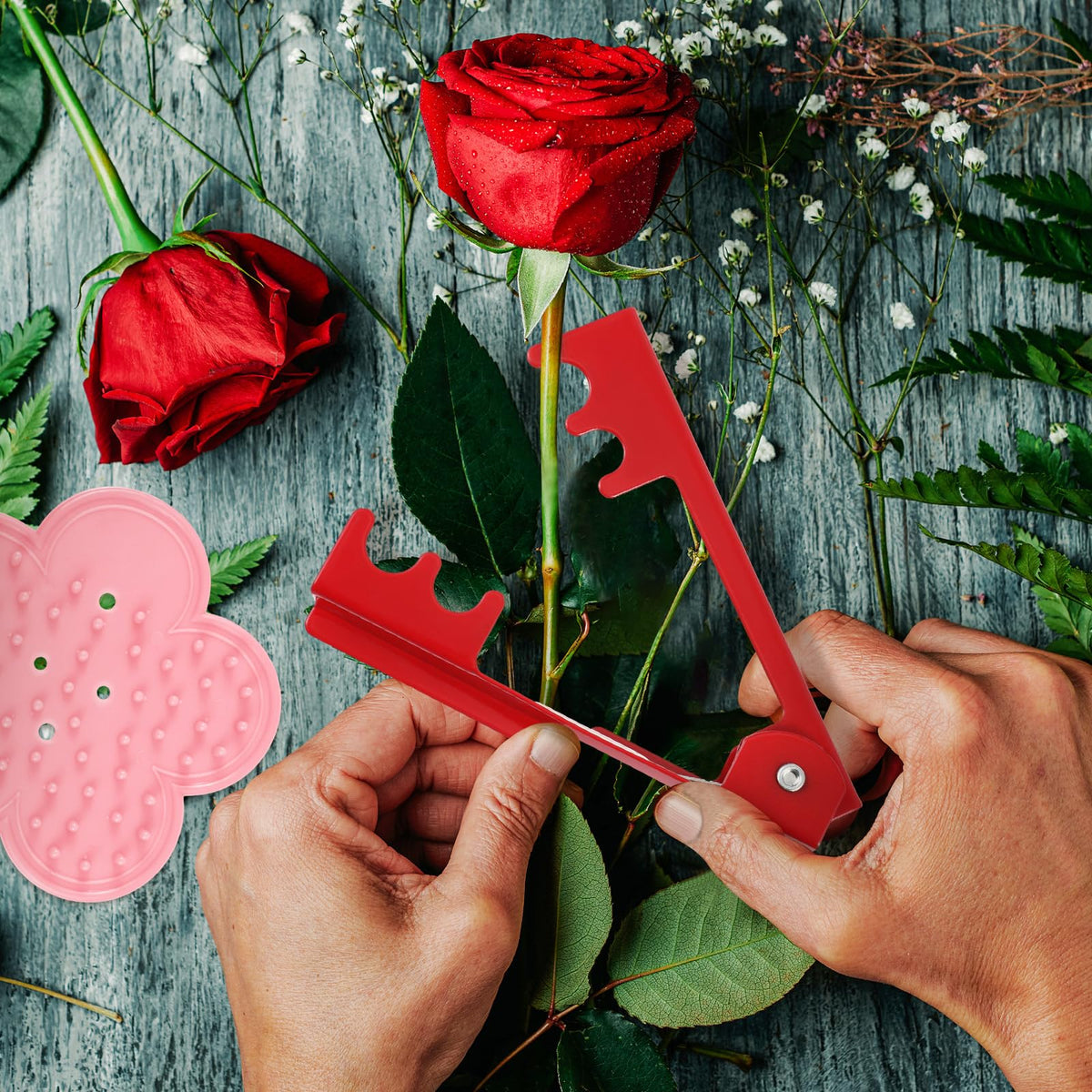Willbond floral crafting tools set offers convenient double-pack for hobbyists.