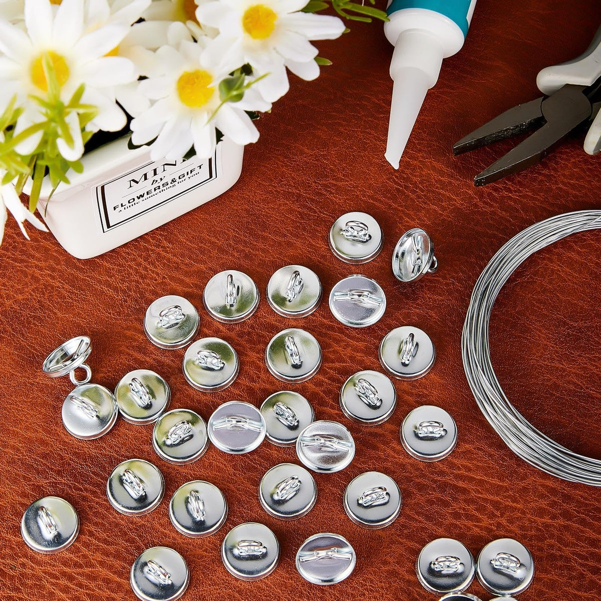 WILLBOND 50-piece packaging and storage, easy to keep anchors organized.