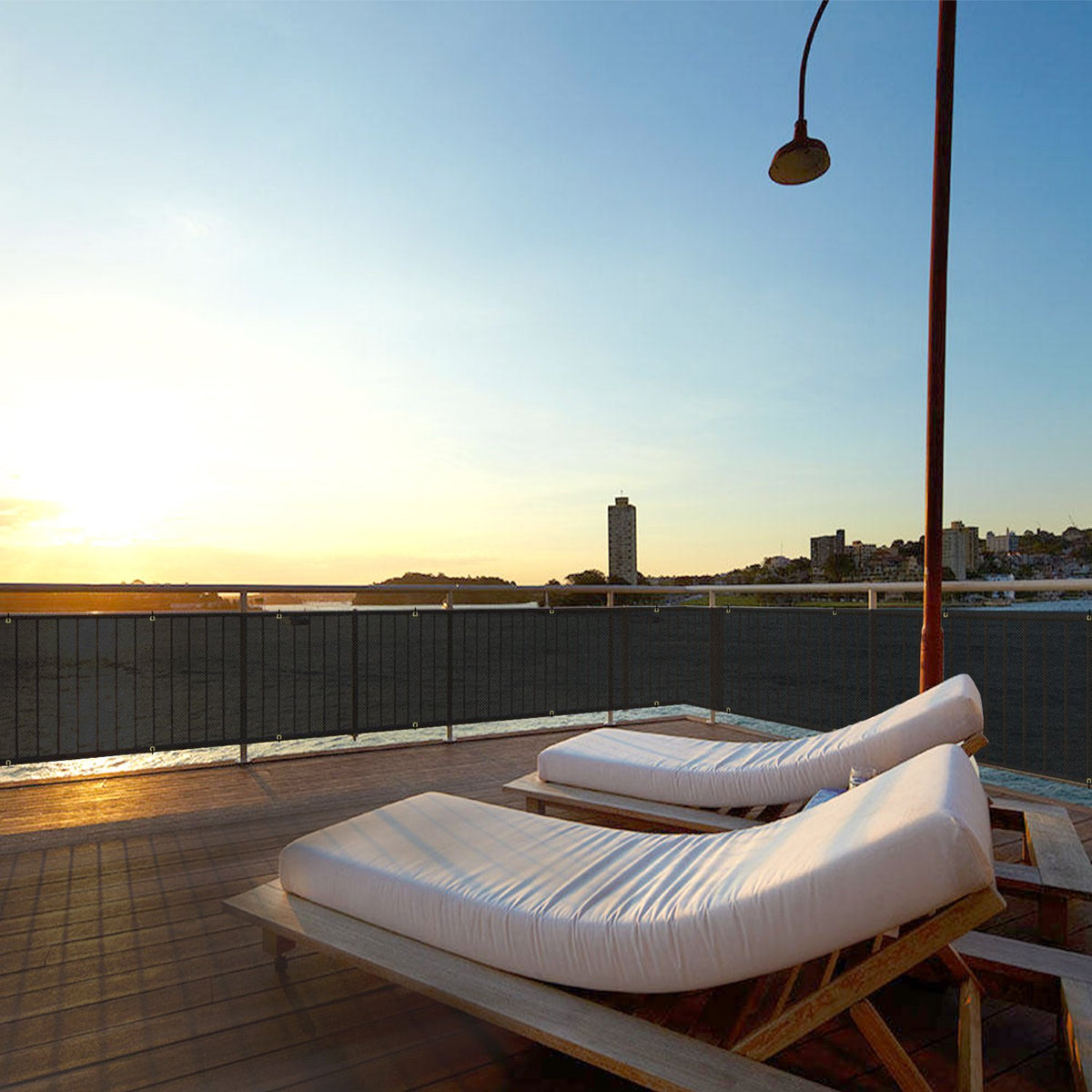 Windscreen4less customizable sizes privacy screen fits varied deck or balcony dimensions.