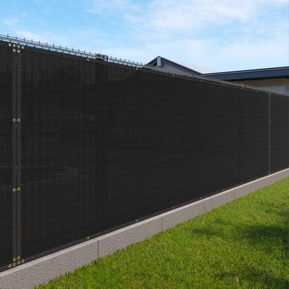 Windscreen4less privacy screen closeup of reinforced binding showing durable construction.