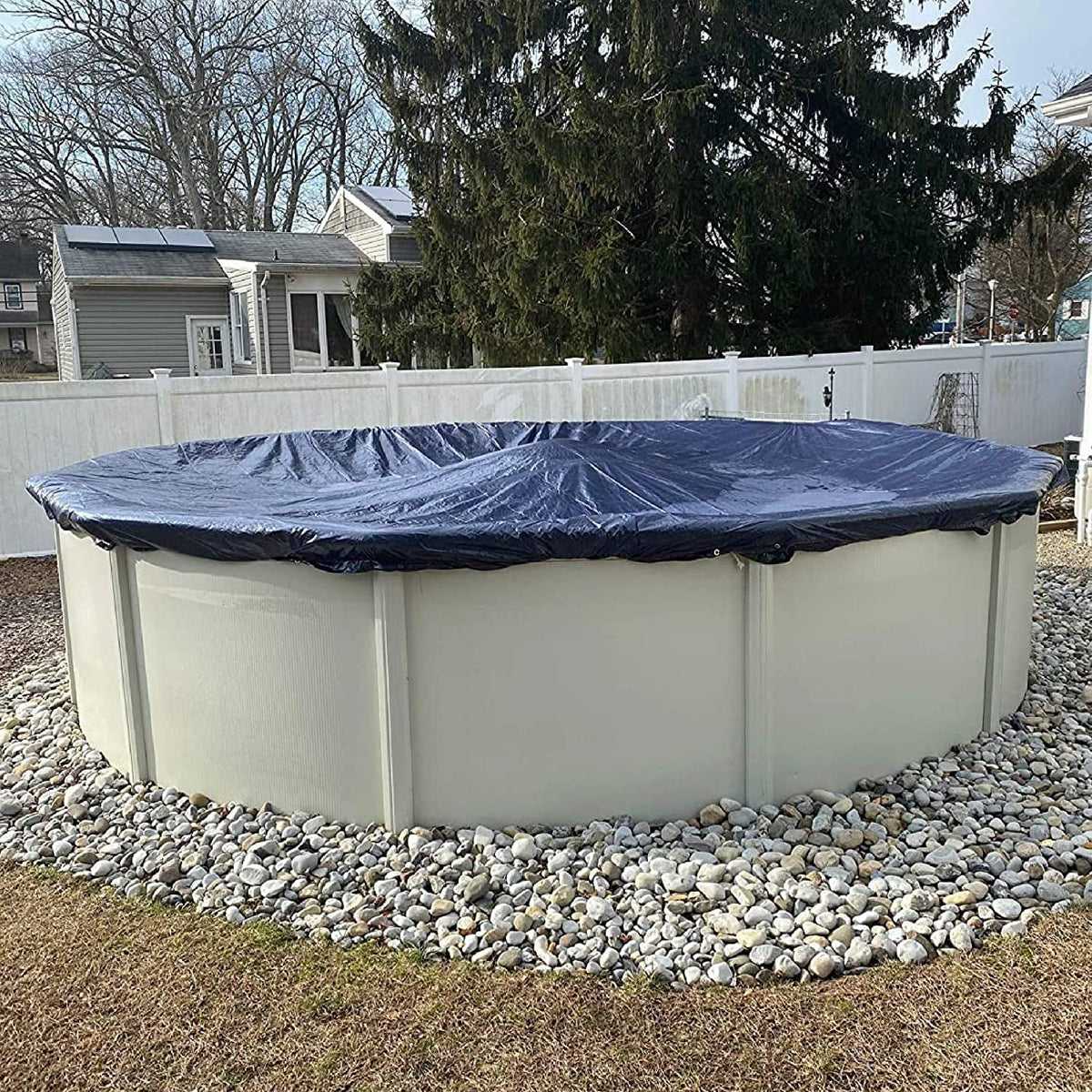 Winter Block 3-foot overlap simplifies fitting a 12-foot pool