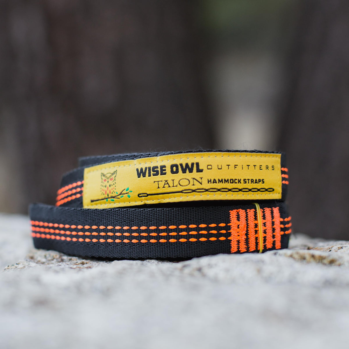 Wise Owl Outfitters kit includes straps, carabiners, and a pouch for portability.