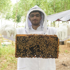 Witbee premium plastic foundation sheet shows deformation-resistant design.