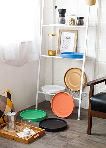 Free silicone pads prevent ground friction and floor scuffs under pots.