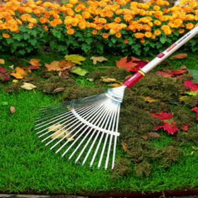 WOLF Garten ZMA150 demonstrates push-mode versatility for long-handled tasks at ground level