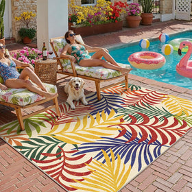 WondRg soft chenille material delivers a cozy outdoor-to-indoor feel.