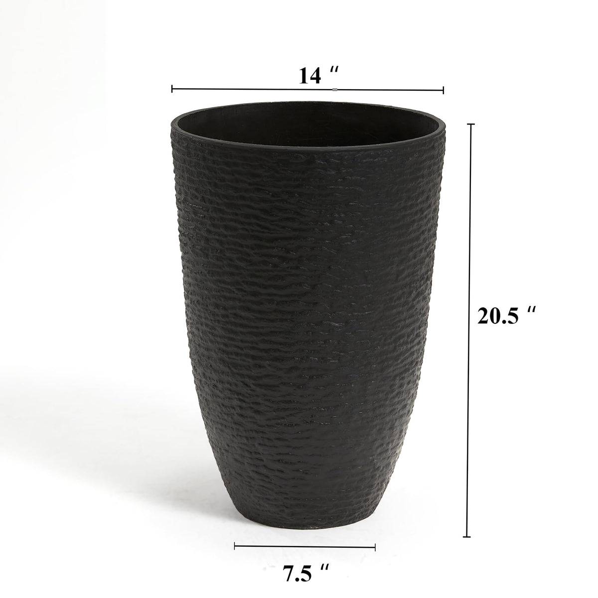 Worth Garden flat-bottom design ensures stable placement on surfaces.