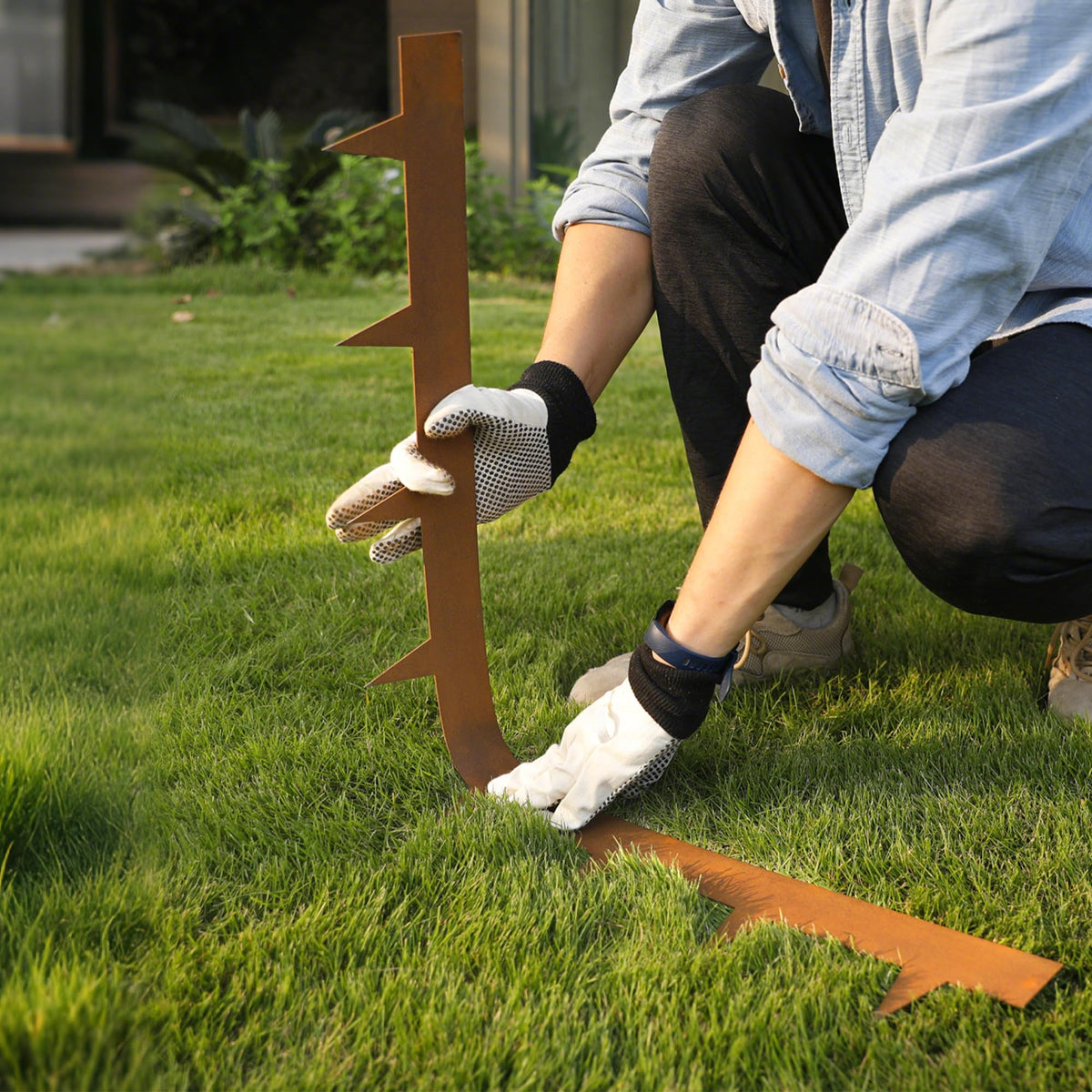 Worth hammer-in installation demonstrates quick, straight or curved edge setup.