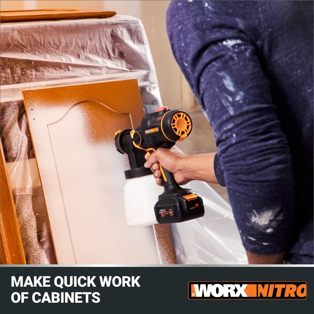 WORX NITRO garden hose hook-up enables quick cleaning after use.