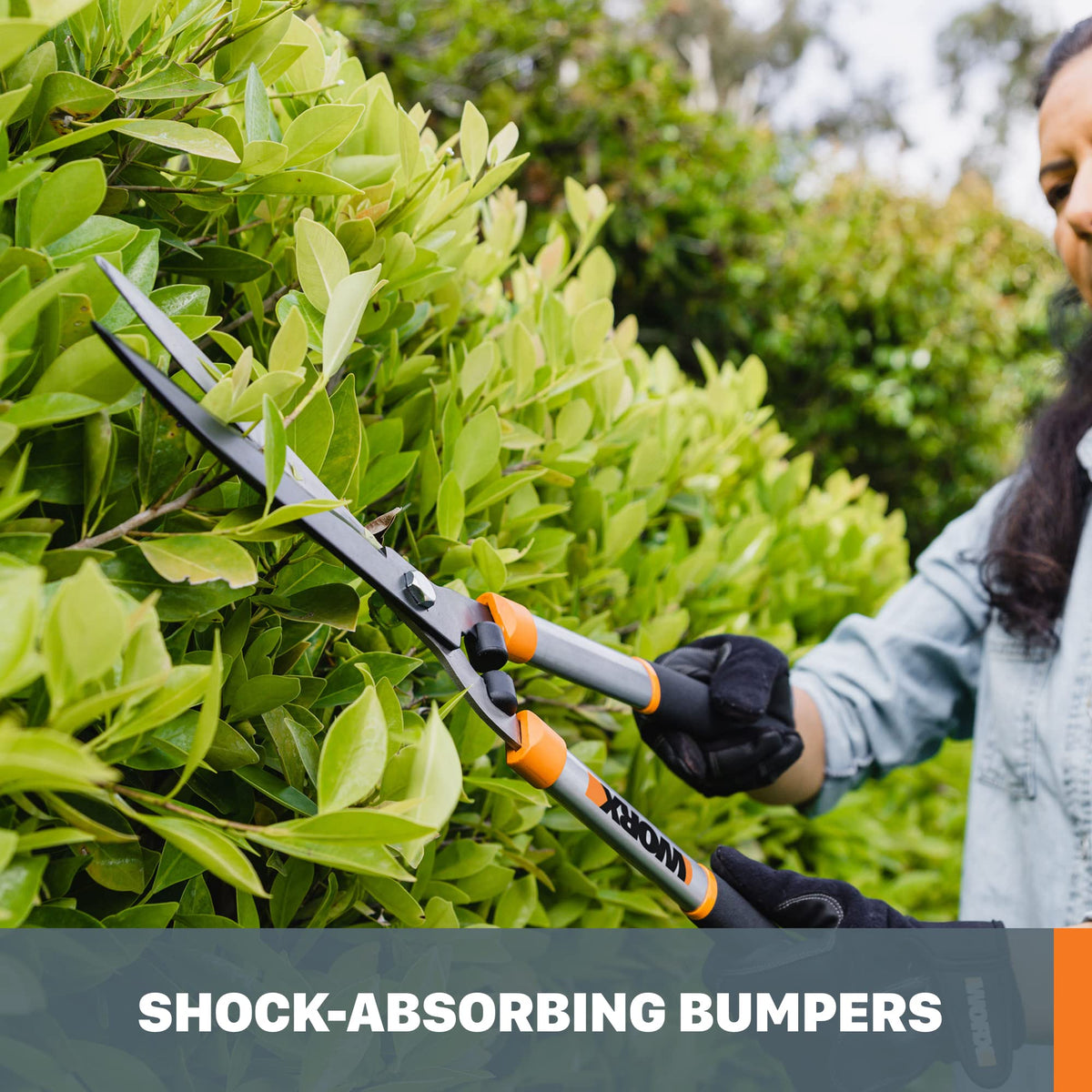 WORX WG062 ergonomic comfort-grip handle enables steady, comfortable pruning sessions