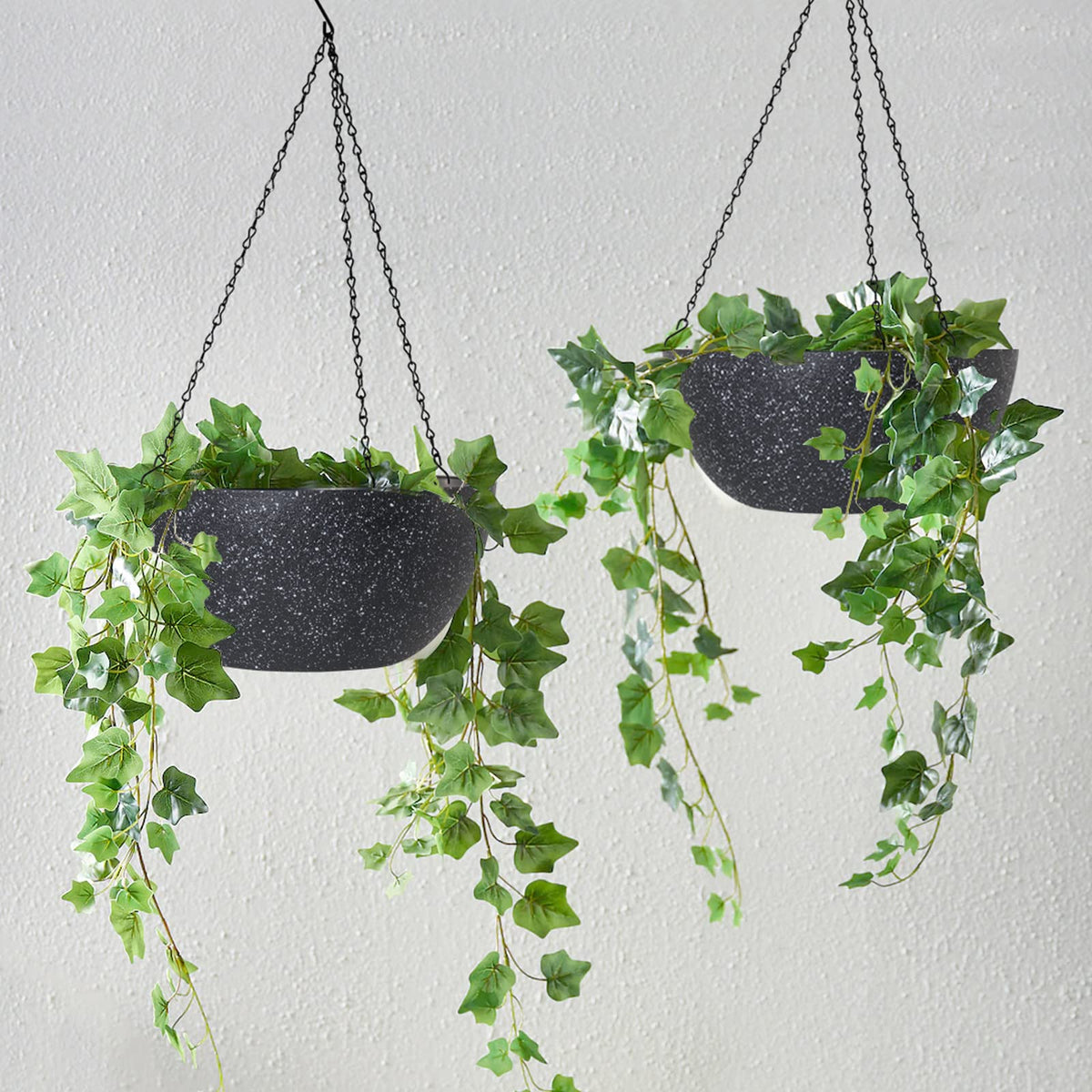 WOUSIWER 2-pack hanging planters with sturdy chains for versatile placement